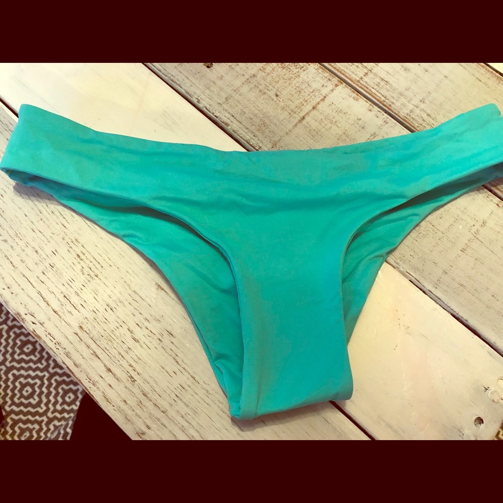 L Space bikini bottoms
